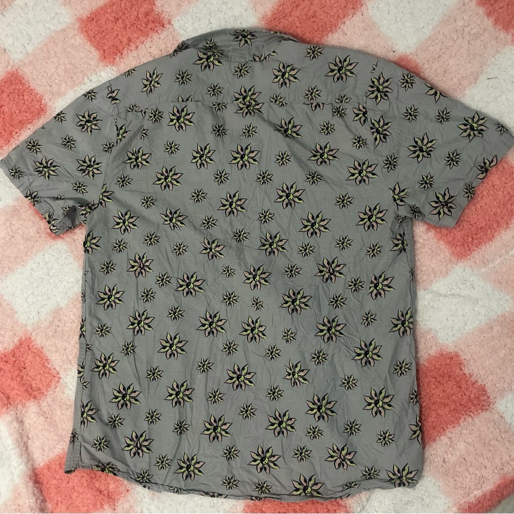 Volcom Button Down - Picture 4 of 4
